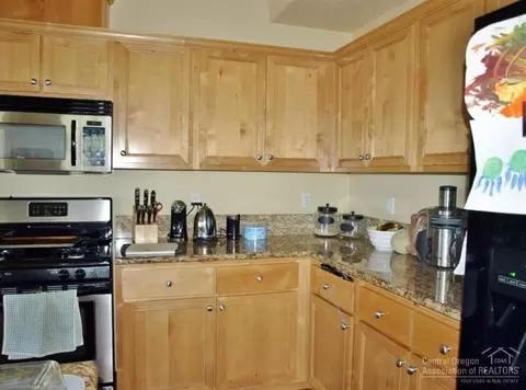 20681 Couples Ln, Bend, OR 97702 photo 4