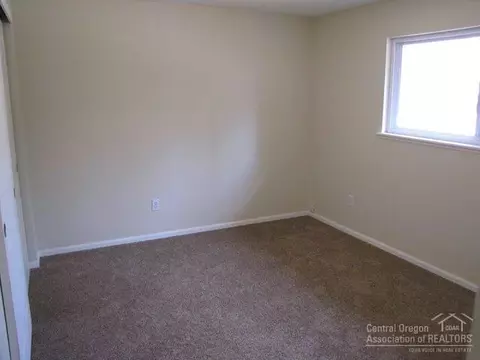 734 SE Sun Ln, Bend, OR 97702 photo 10