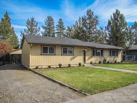 734 SE Sun Ln, Bend, OR 97702 photo 17