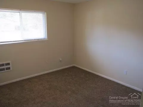 734 SE Sun Ln, Bend, OR 97702 photo 11
