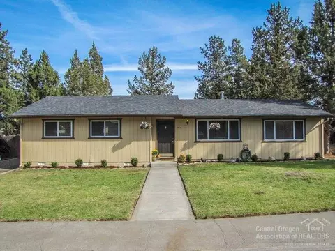 734 SE Sun Ln, Bend, OR 97702 photo 16