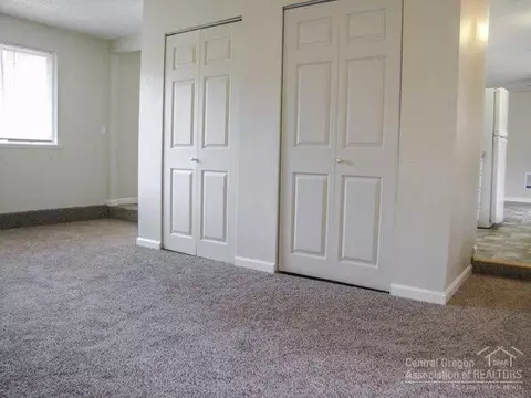 734 SE Sun Ln, Bend, OR 97702 photo 5