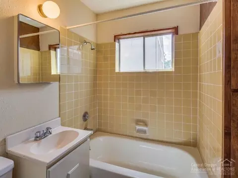 64145 Pioneer Loop, Bend, OR 97701 photo 8