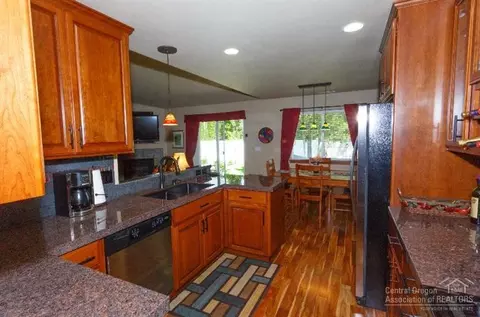 51447 Mac Ct, La Pine, OR 97739 photo 8