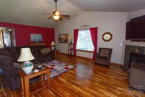 51447 Mac Ct, La Pine, OR 97739 photo 6