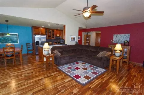 51447 Mac Ct, La Pine, OR 97739 photo 4