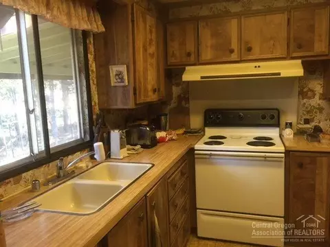 51472 Hann Rd, La Pine, OR 97739 photo 6