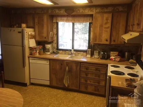 51472 Hann Rd, La Pine, OR 97739 photo 5