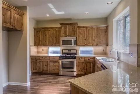 60343 SE Hedgewood Ln, Bend, OR 97702 photo 5