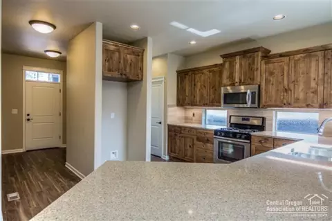 60343 SE Hedgewood Ln, Bend, OR 97702 photo 4