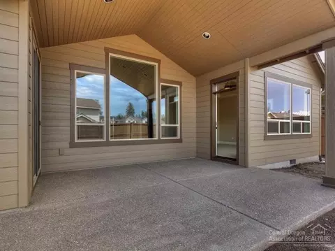 61064 Manhae Loop, Bend, OR 97702 photo 21
