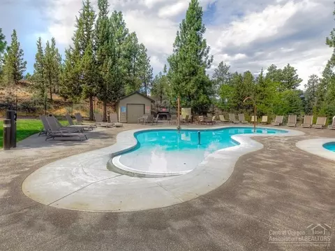 61064 Manhae Loop, Bend, OR 97702 photo 23