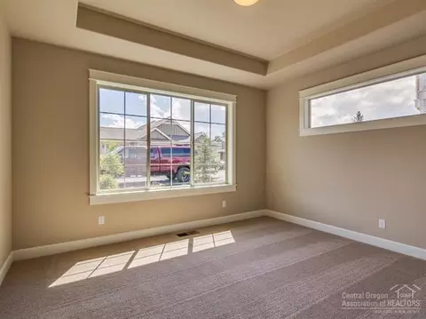 61064 Manhae Loop, Bend, OR 97702 photo 13