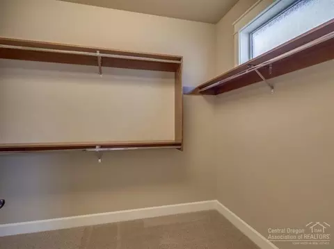 61064 Manhae Loop, Bend, OR 97702 photo 12