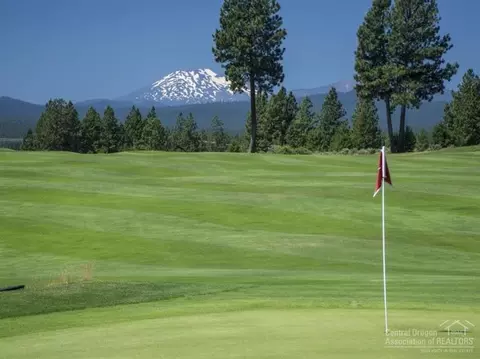 19281 Green Lakes Loop, Bend, OR 97702 photo 2
