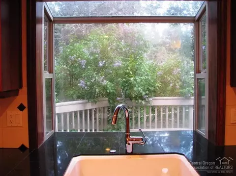 20485 Outback Ct, Bend, OR 97702 photo 7
