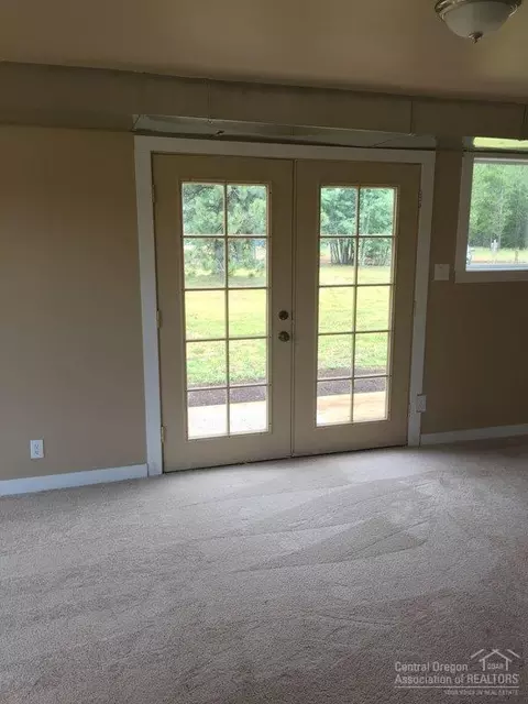 16973 Downey Rd, Bend, OR 97707 photo 6