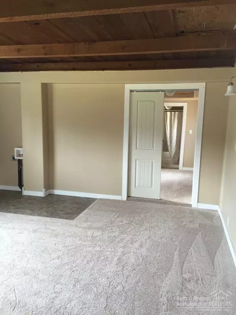 16973 Downey Rd, Bend, OR 97707 photo 3