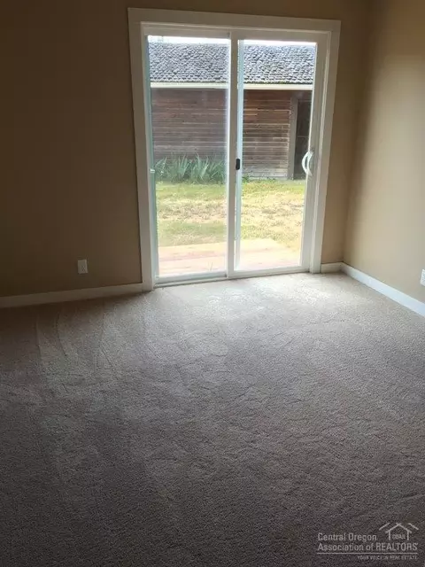 16973 Downey Rd, Bend, OR 97707 photo 5