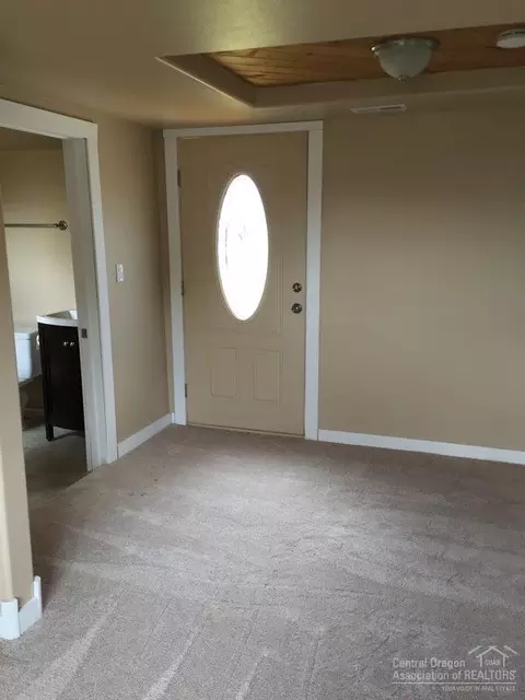 16973 Downey Rd, Bend, OR 97707 photo 10