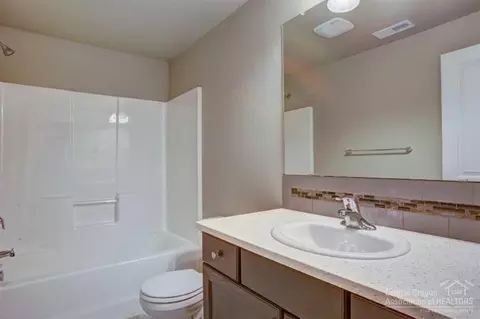 19753 SW Hollygrape St, Bend, OR 97702 photo 8