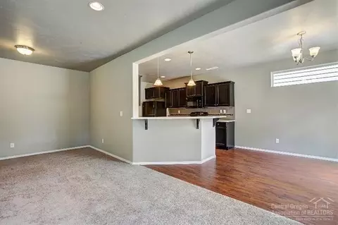 19753 SW Hollygrape St, Bend, OR 97702 photo 4
