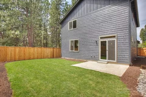 19753 SW Hollygrape St, Bend, OR 97702 photo 3