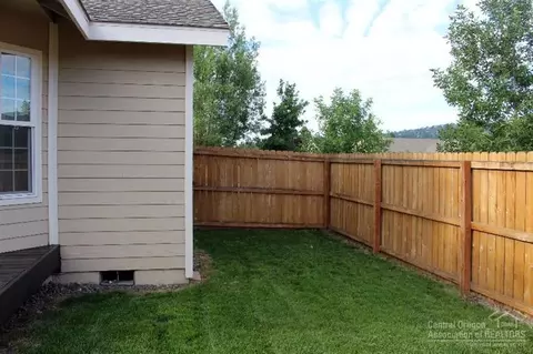 20304 NW Shetland Loop, Bend, OR 97701 photo 9