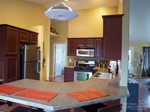 20304 NW Shetland Loop, Bend, OR 97701 photo 13
