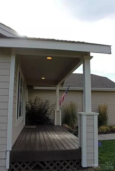 20304 NW Shetland Loop, Bend, OR 97701 photo 5