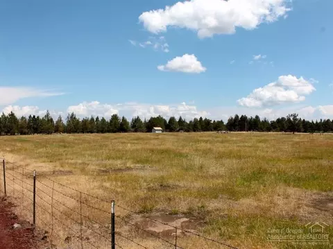 64140 Pioneer Loop, Bend, OR 97701 photo 10