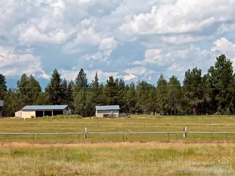 64140 Pioneer Loop, Bend, OR 97701 photo 1