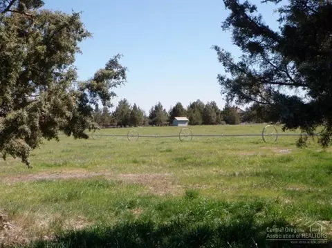 64140 Pioneer Loop, Bend, OR 97701 photo 11