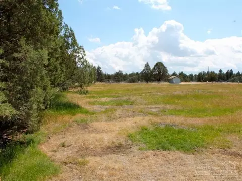 64140 Pioneer Loop, Bend, OR 97701 photo 5