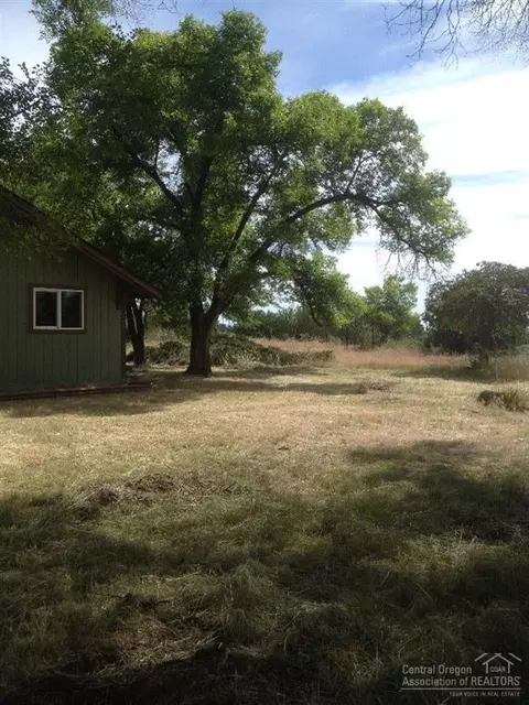21450 E Highway 20, Bend, OR 97701 photo 3