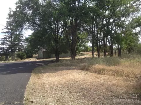 21450 E Highway 20, Bend, OR 97701 photo 1