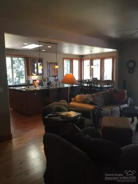 19590 E Campbell Rd, Bend, OR 97702 photo 8