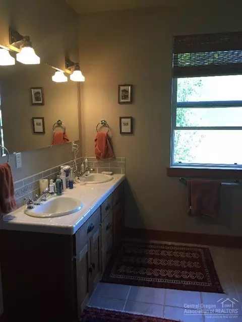 19590 E Campbell Rd, Bend, OR 97702 photo 14