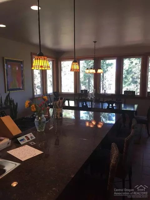 19590 E Campbell Rd, Bend, OR 97702 photo 6