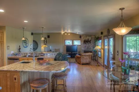 22122 Rickard Rd, Bend, OR 97702 photo 5