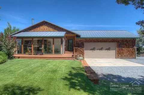 22122 Rickard Rd, Bend, OR 97702 photo 2