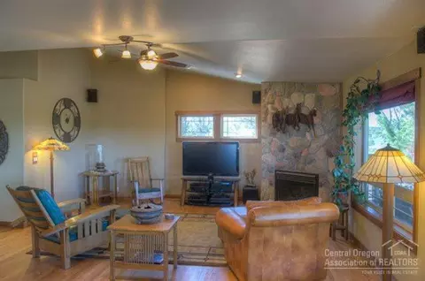 22122 Rickard Rd, Bend, OR 97702 photo 4