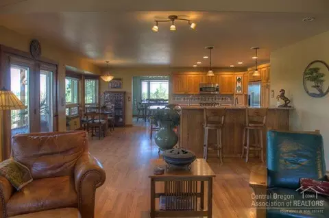 22122 Rickard Rd, Bend, OR 97702 photo 3