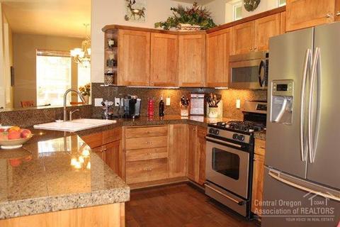 19432 Blue Lake Loop, Bend, OR 97702 photo 2