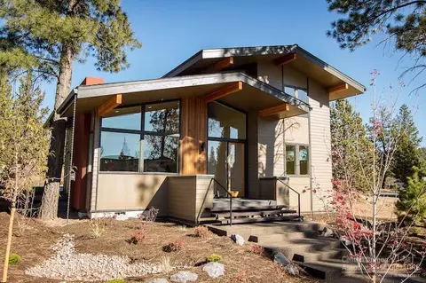 2712 NW Shields Dr, Bend, OR 97703 photo 1