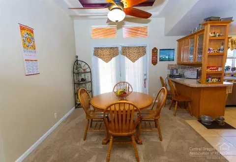16777 Donner Pl, La Pine, OR 97739 photo 9