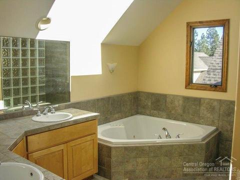 60310 Woodside Loop, Bend, OR 97702 photo 15