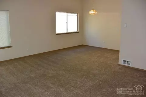 20358 Shetland Loop, Bend, OR 97703 photo 6