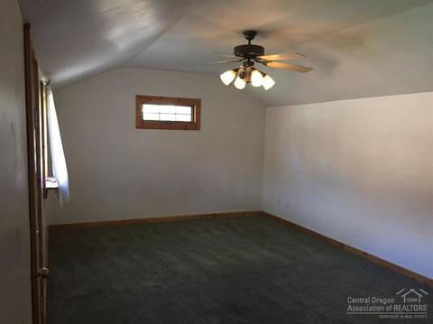 1354 NW Ithaca Ave, Bend, OR 97701 photo 5