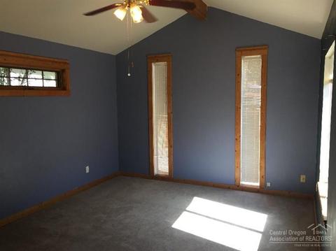 1354 NW Ithaca Ave, Bend, OR 97701 photo 7